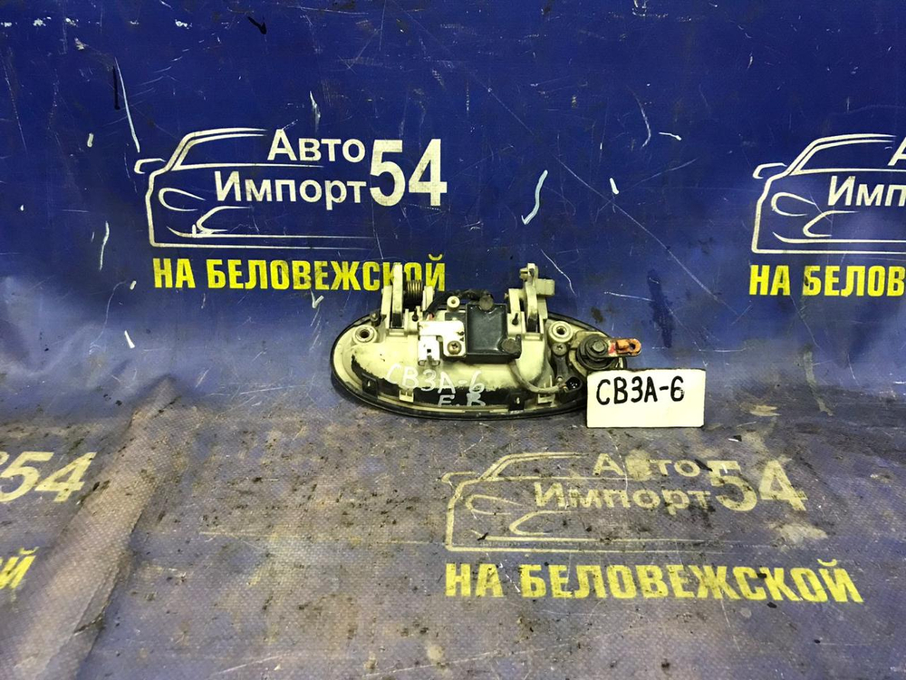 Ручка двери передней правой внешняя MITSUBISHI LANCER 1993