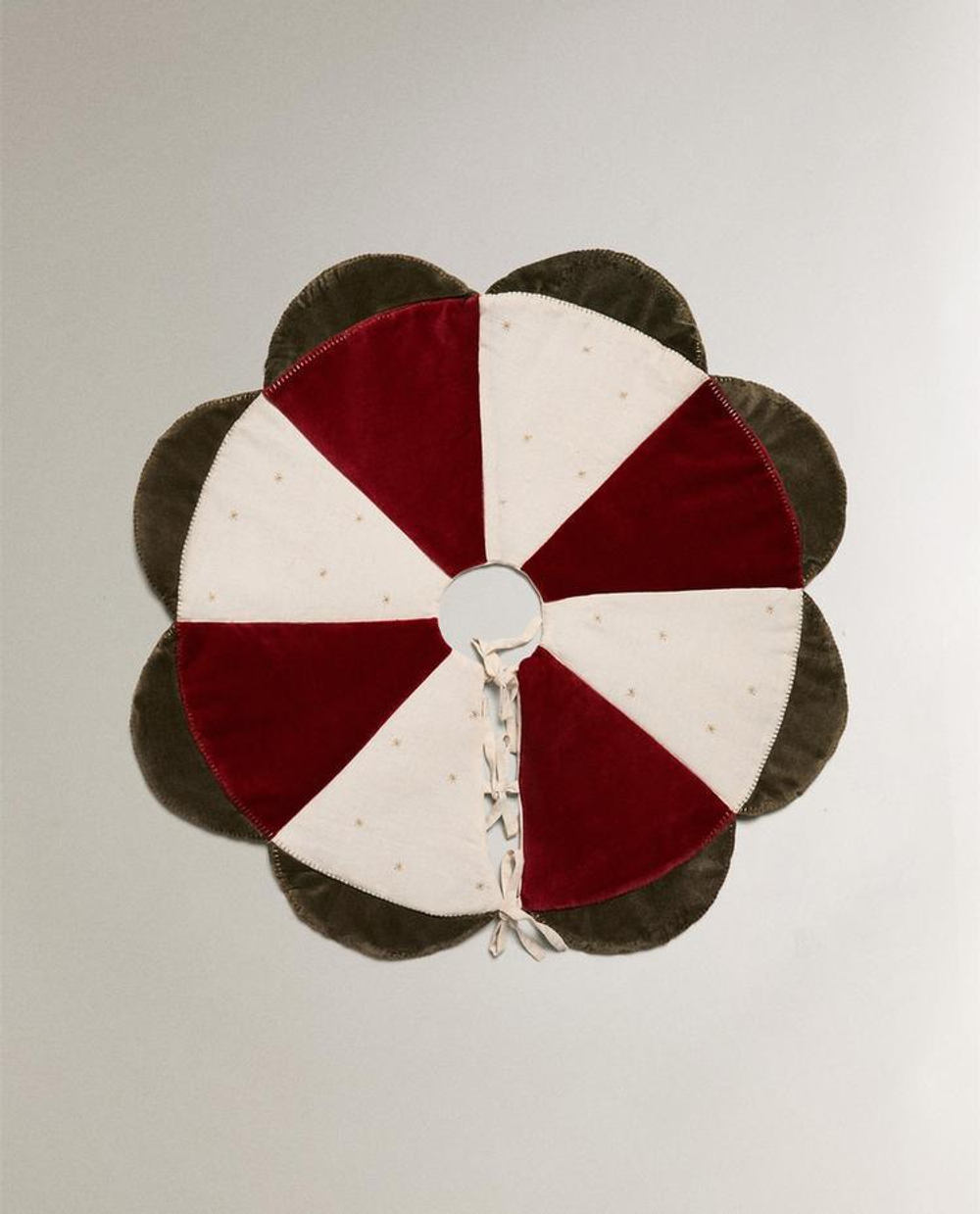 ZARA HOME УКРАШЕНИЕ ДЛЯ ОСНОВАНИЯ ЕЛКИ ИЗ БАРХАТА, РАЗНОЦВЕТНЫЙ