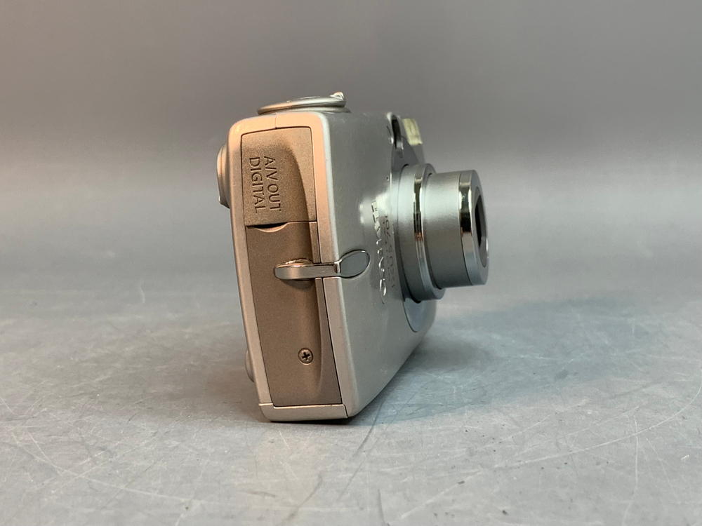 Canon IXUS 700, без зарядного устройства и аккумулятора