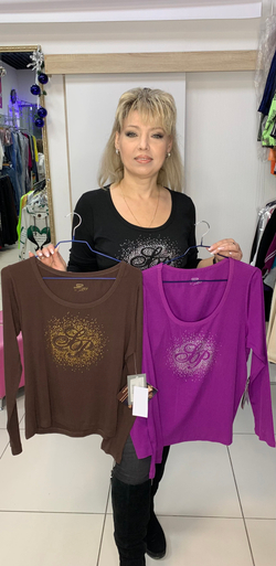 Шелковый австрийский блузон с нагрудным стразовым принтом