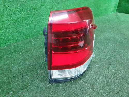Фонарь правый внешний Toyota Land Cruiser 200 (2015-2021)