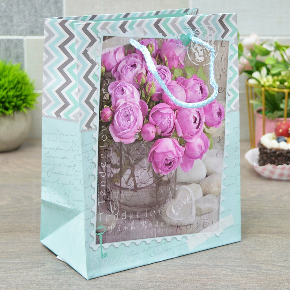 Пакет бумажный 18*23*10см с ручками матовый "Цветы" микс