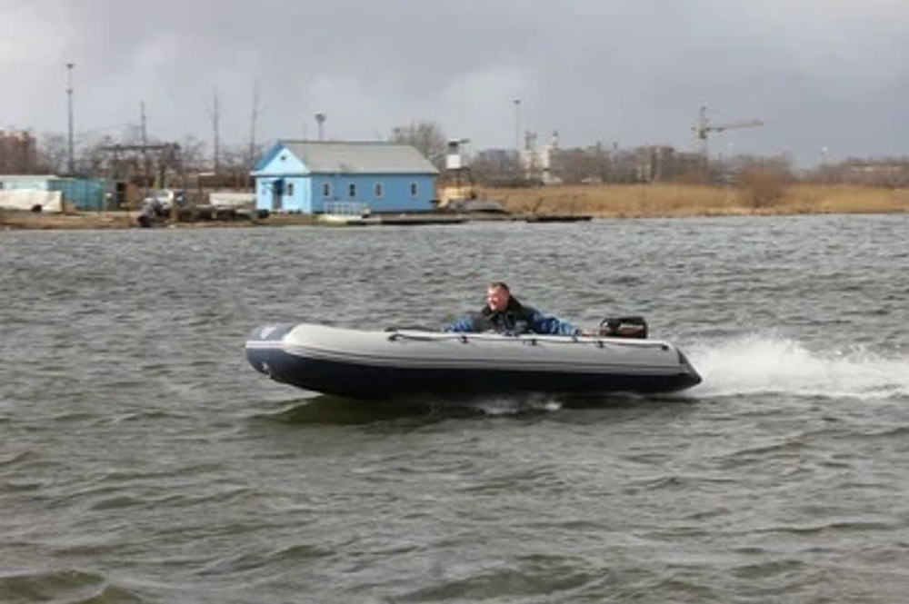 Лодка ПВХ ФЛАГМАН 400 U