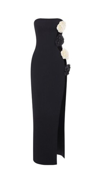 Вечернее платье из крепа с декоративными цветами