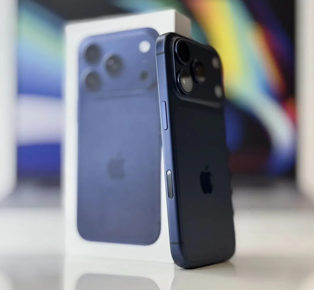 iPhone 17 Pro Max 256 ГБ, SIM + eSIM, б/у