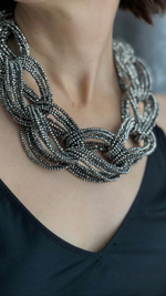 Колье "восьмерки" из венецианского бисера в стилистике Br.Cucinelli, цвет Brunello