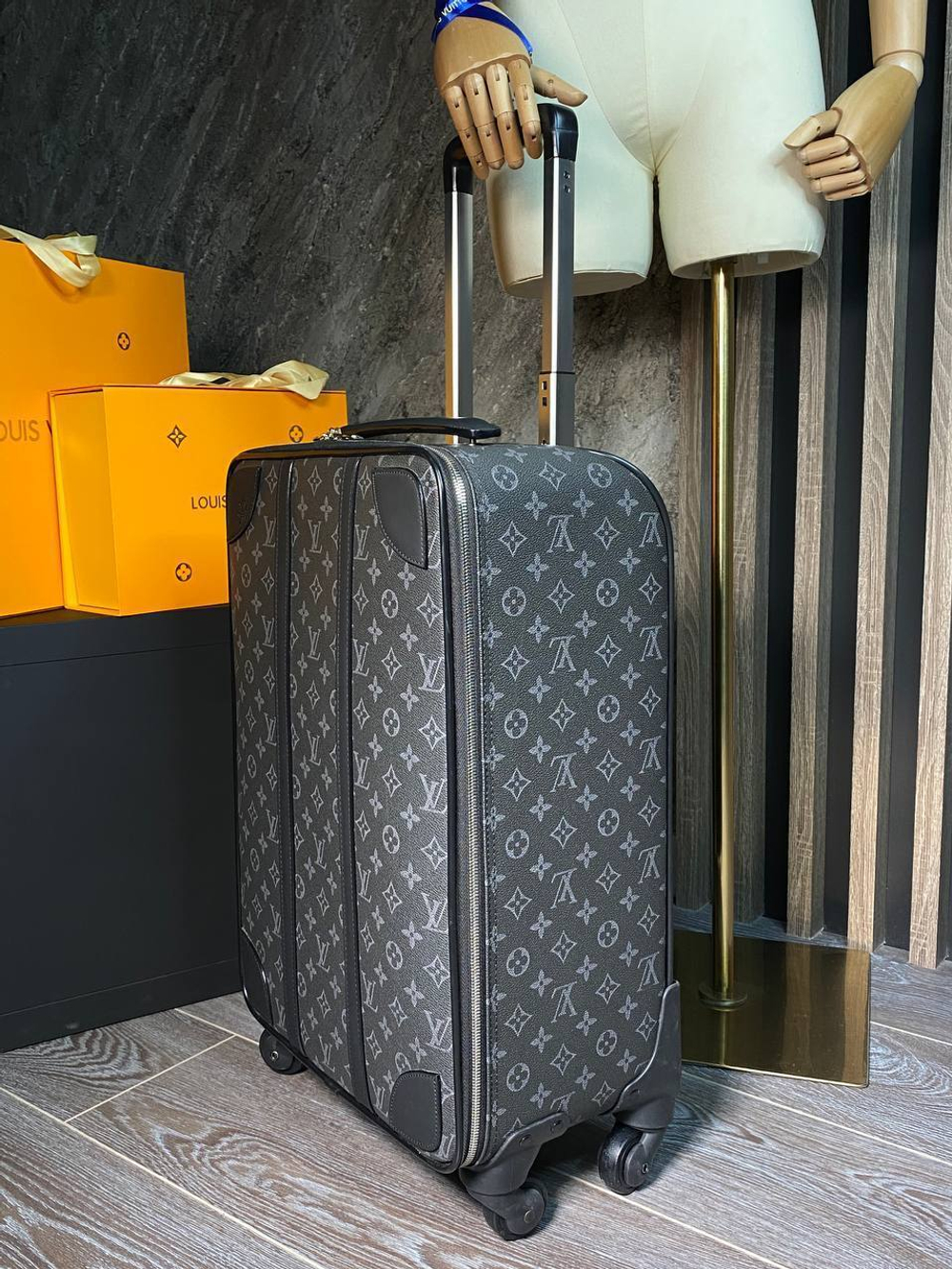 Чемодан Louis Vuitton