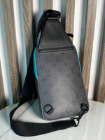 Сумка-слинг Louis Vuitton