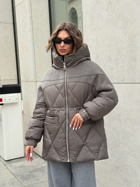 Серый комбинированный пуховик с капюшоном