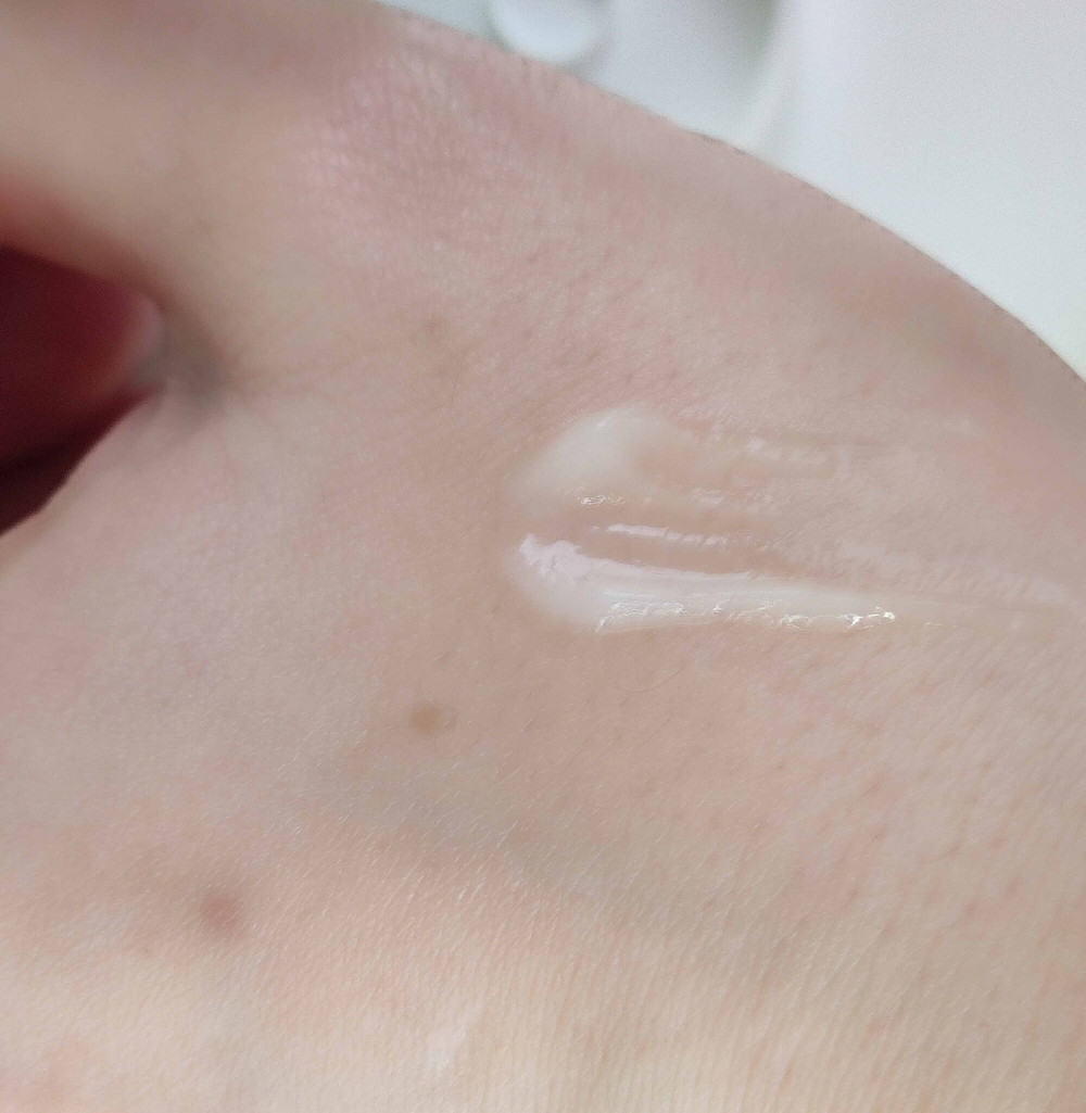 MIZON Пилинг-гель для лица яблочный MIZON Apple Smoothie Peeling Gel 120мл