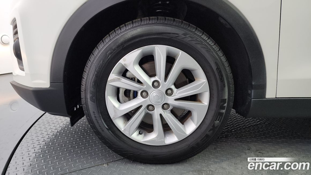 KG Mobility (Ssangyong) Very New Tivoli Бензин 1.5 2WD (09.2020)