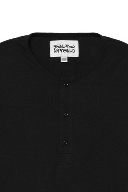 ZARA X BENITO ANTONIO ФУТБОЛКА С ПУГОВИЦАМИ, ЧЕРНЫЙ