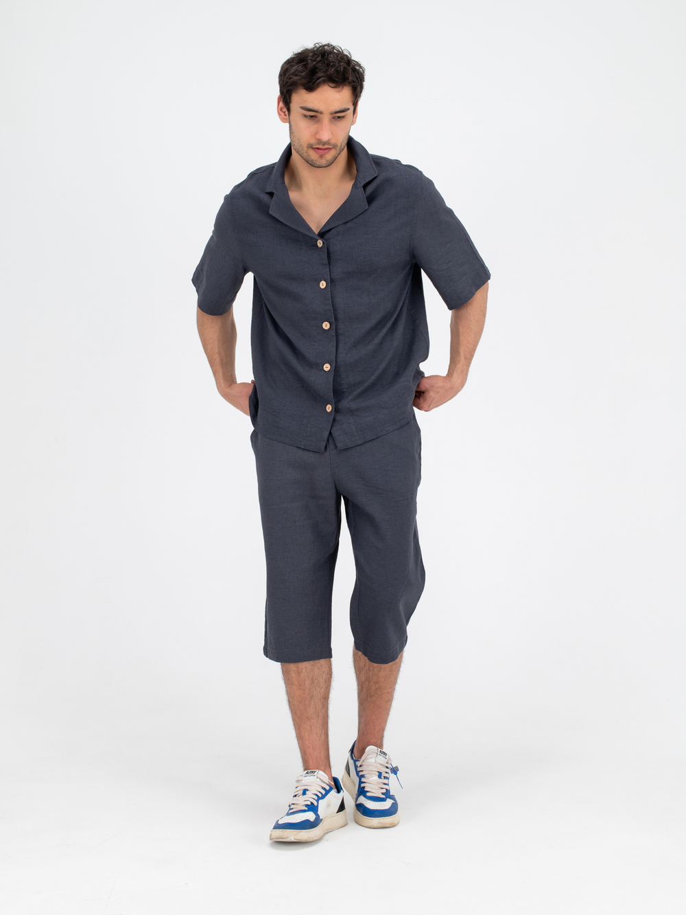 Костюм льняной с шортами. Графит