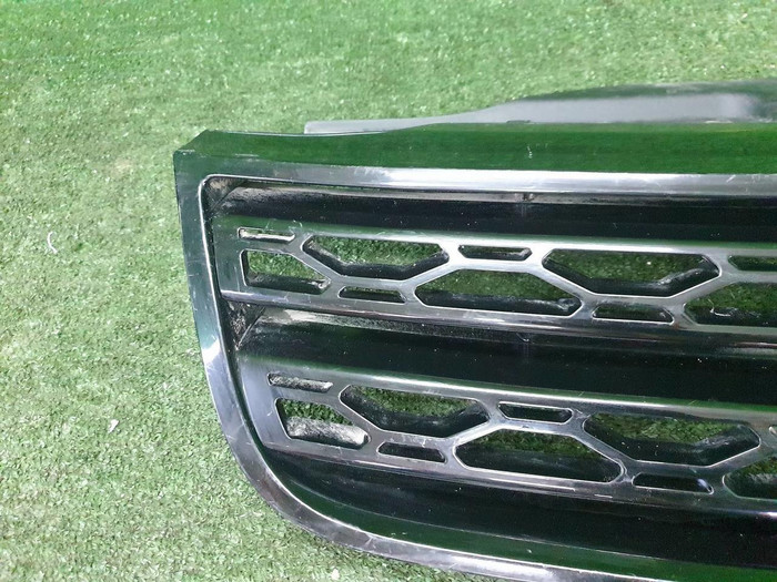 Решетка радиатора Land-Rover Discovery 5 L462 (2016-2021)