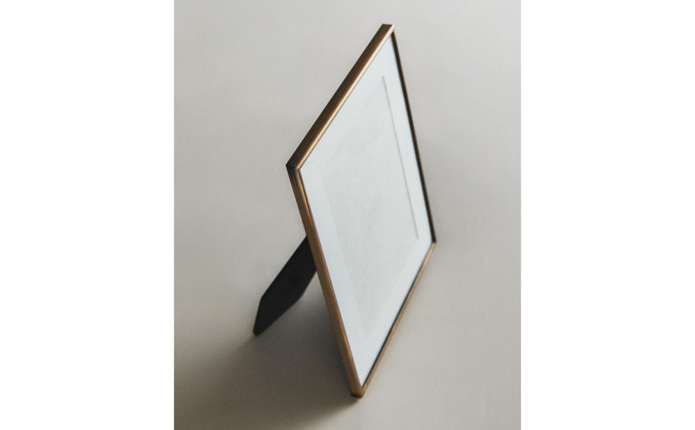 Zara Home Фоторамка из стекла, цвет золотой, 19.4 см