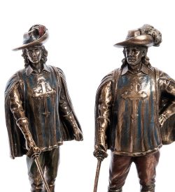 Veronese WS-1023 Статуэтка «Мушкетеры - один за всех и все за одного»