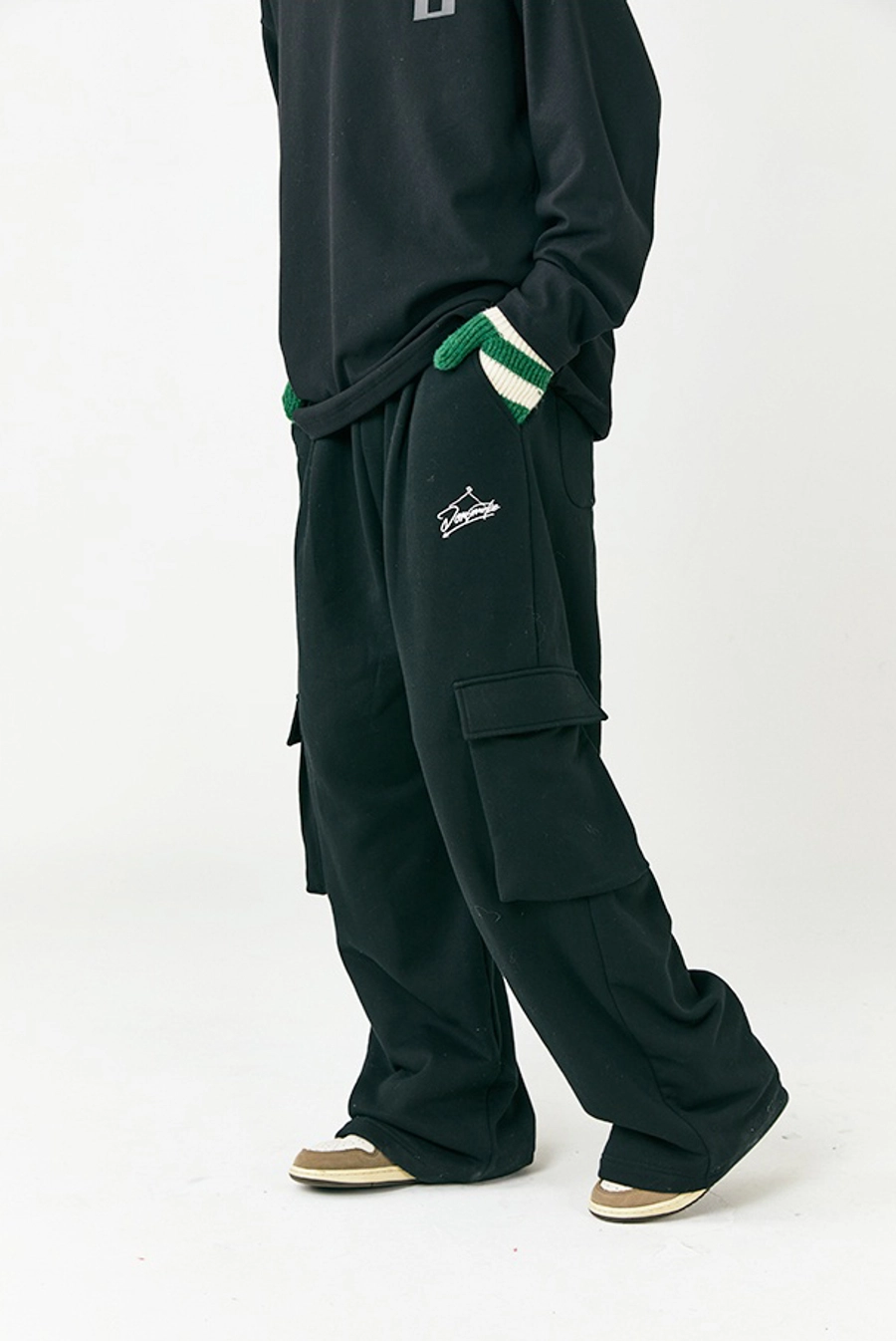 Штаны DONSMOKE "Cargo Pockets" Wide fit Pants