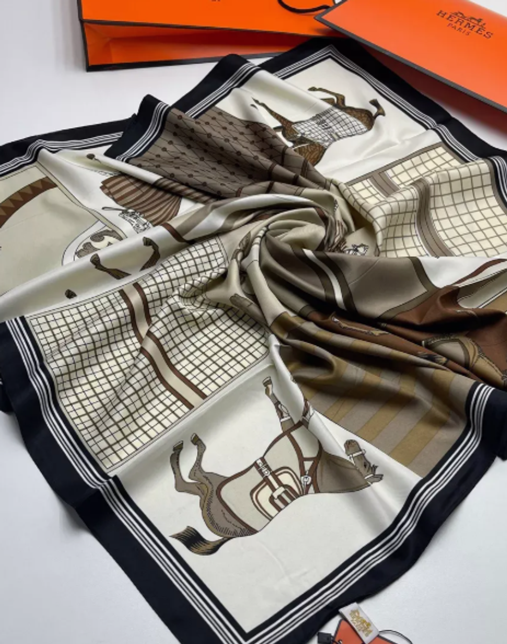 Щёлковый платок HERMES