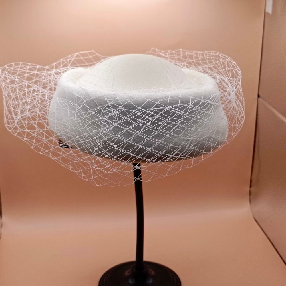 ФЕТРОВАЯ ТАБЛЕТКА С ВУАЛЬЮ.