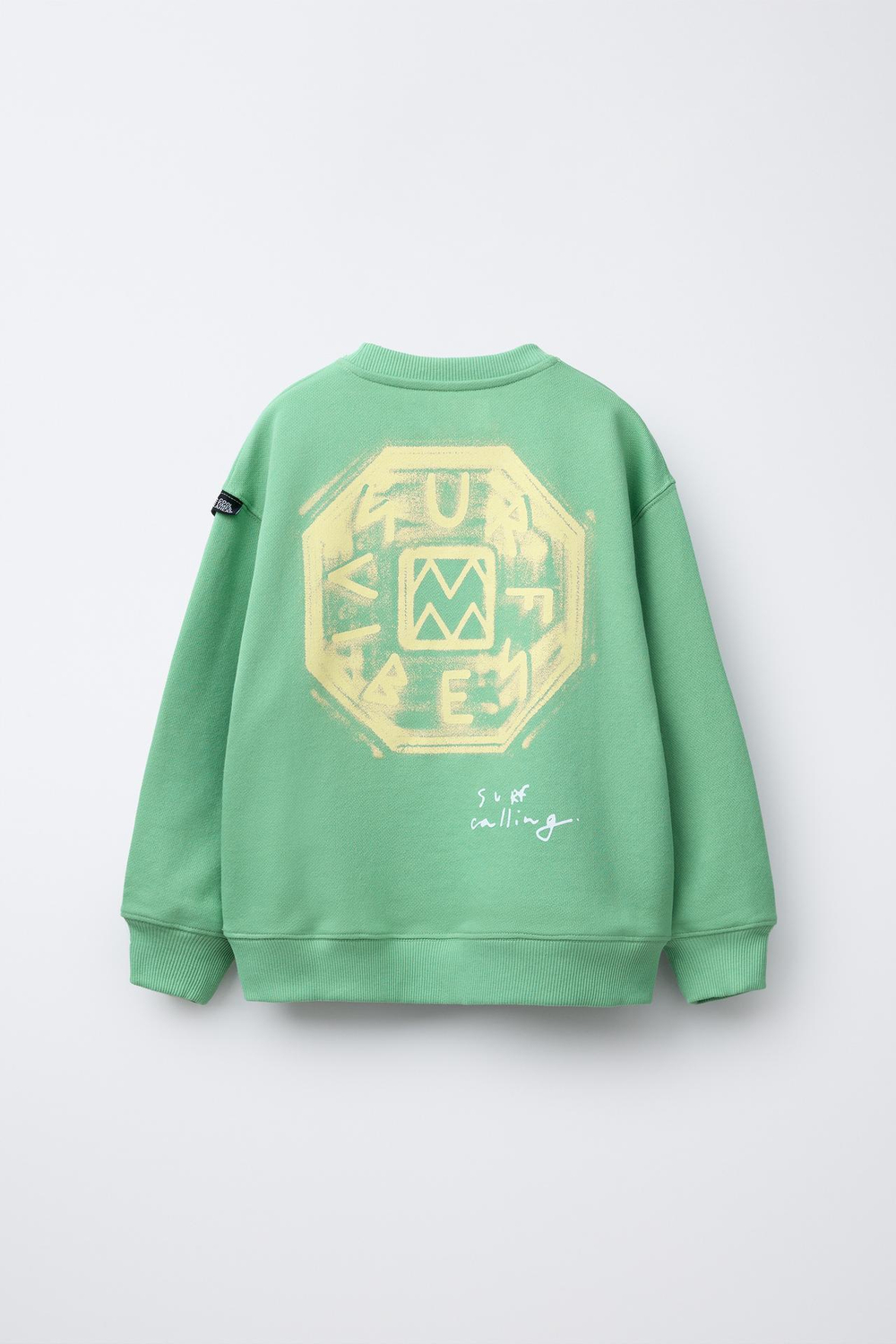 ZARA ТОЛСТОВКА С ПРИНТОМ «СЕРФИНГ», ЗЕЛЕНЫЙ