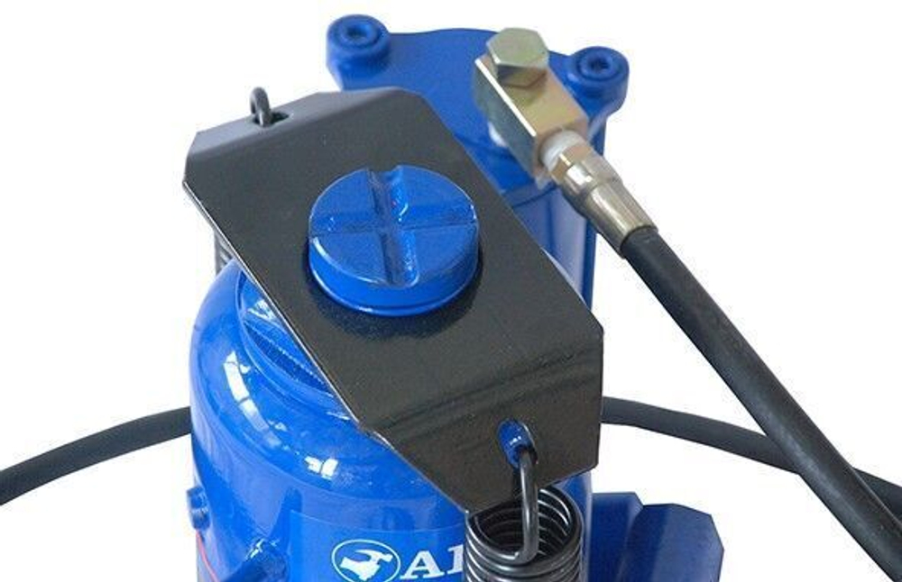 Домкрат пневмогидравлический 30 т бутылочный Т21030 AE&T