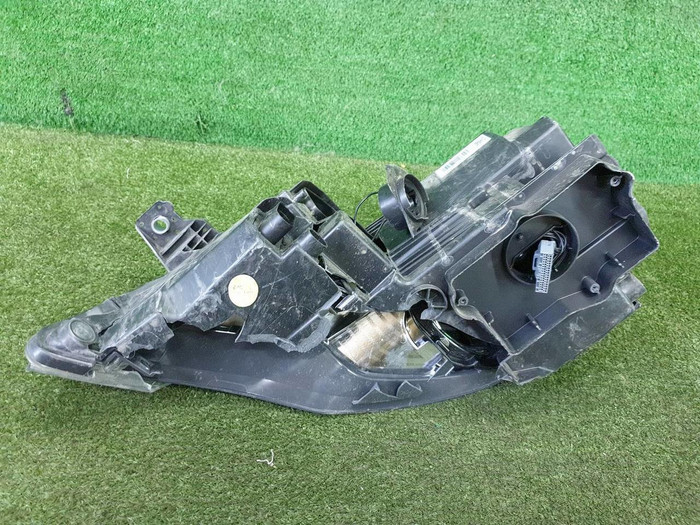 Битая Фара правая Geely Atlas (2016-2022) LED