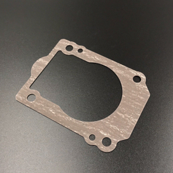 Прокладка под пластину помпы охлаждения Suzuki DF150-225, DF150-250(A) (Suzuki)