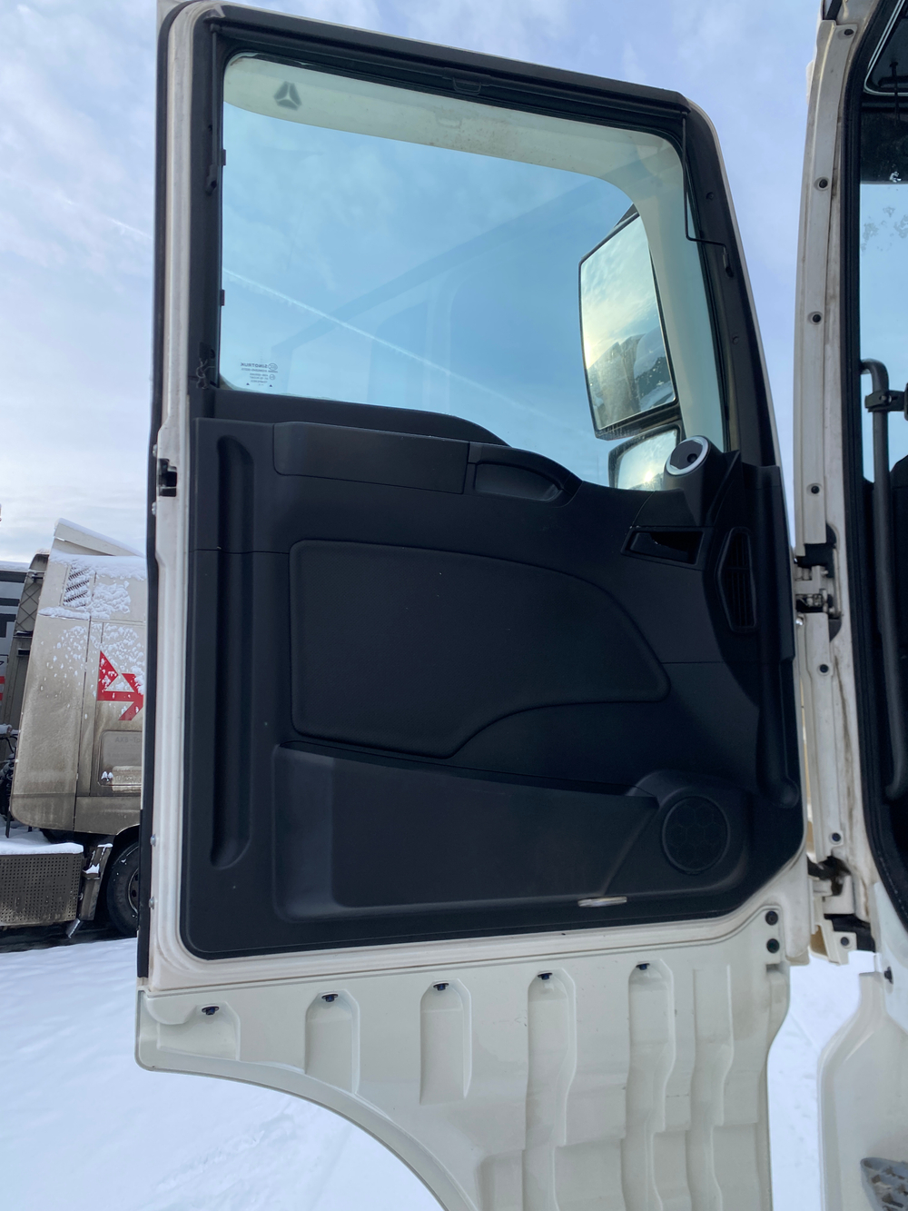SITRAK C7H 4x2 Седельный тягач ZZ4186V361HE (Дизельный, 12,4 л, 480 л.с., АТ)