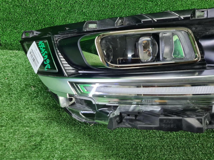 Фара правая Kia Carnival 4 (2020-2023) LED