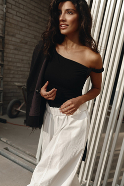 Боди с перекрутом bk