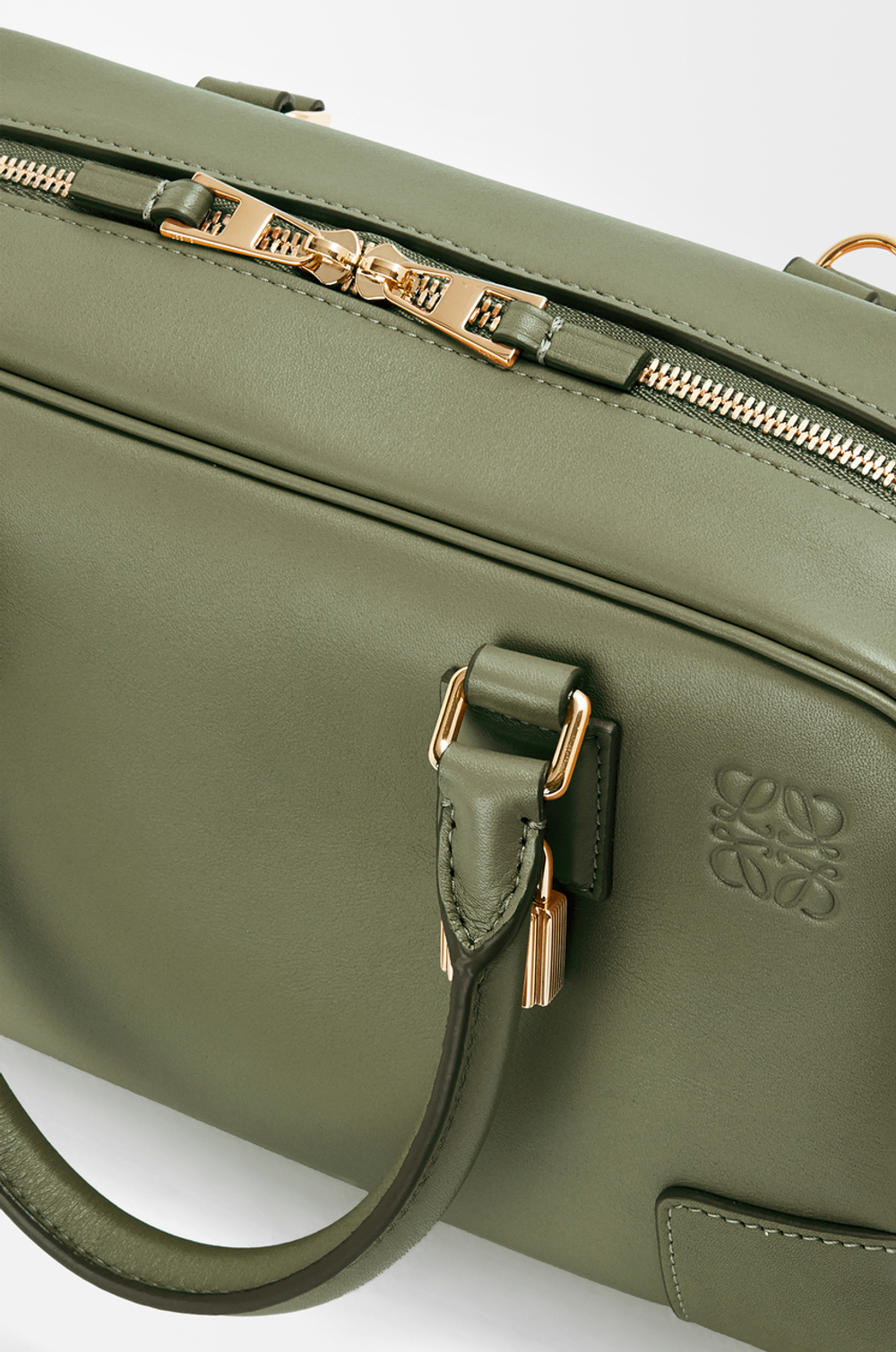 Loewe Сумка Amazona 23 из телячьей кожи наппа, зеленый