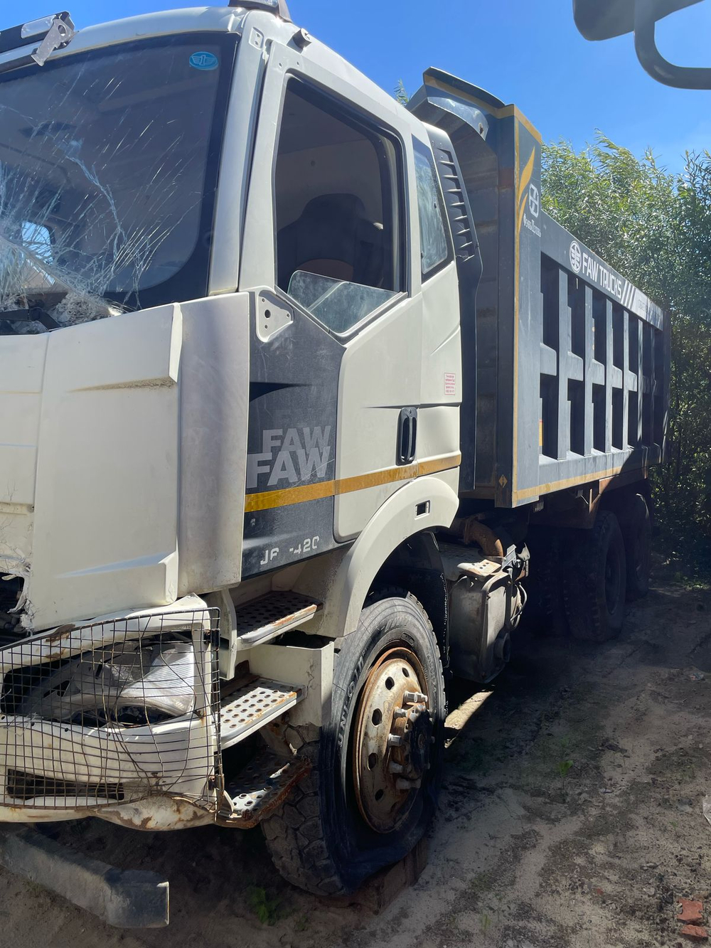 FAW J6 6x6 Самосвал CA3250P66K24L1TE5 (Дизельный, 11,1 л, 420 л.с., МТ)