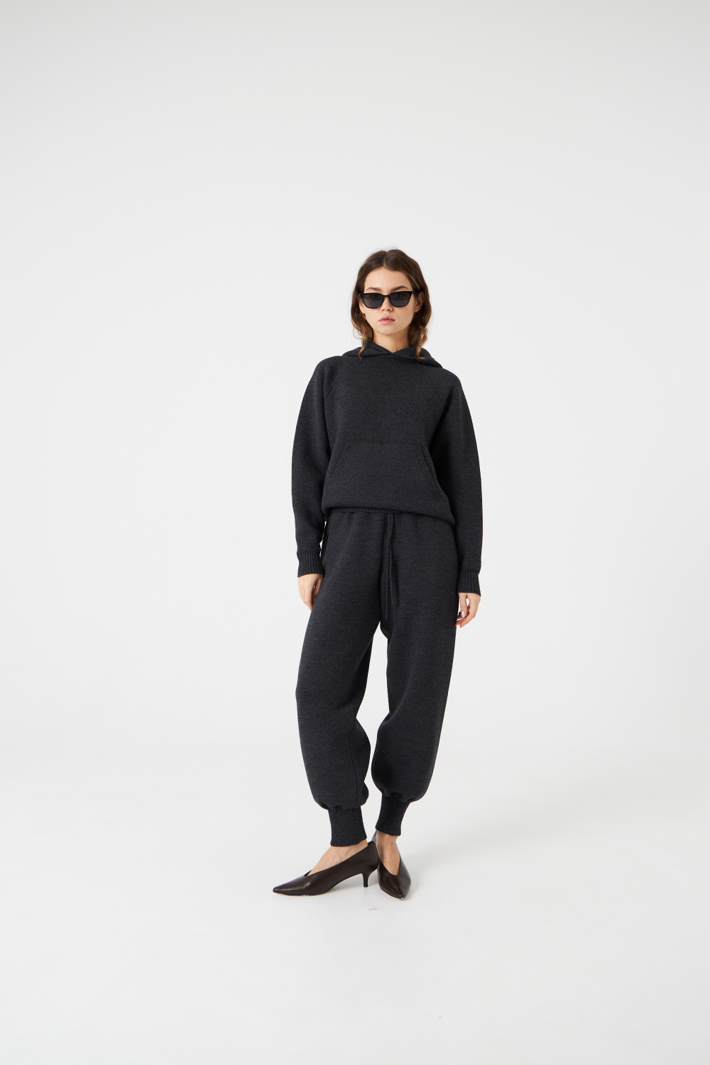 Брюки вязаные на резинке темный графит