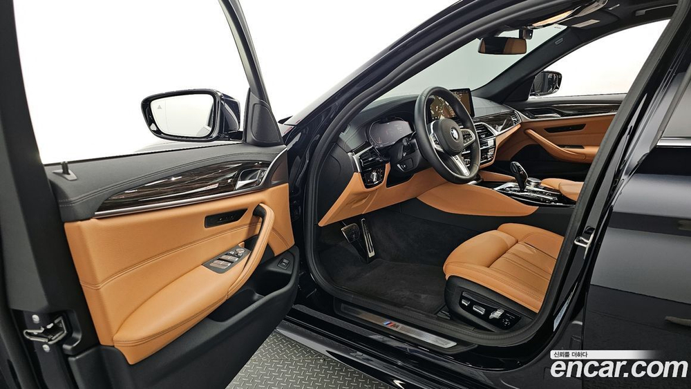 BMW 5 Series (G30) 520i M Sports (10.2021)