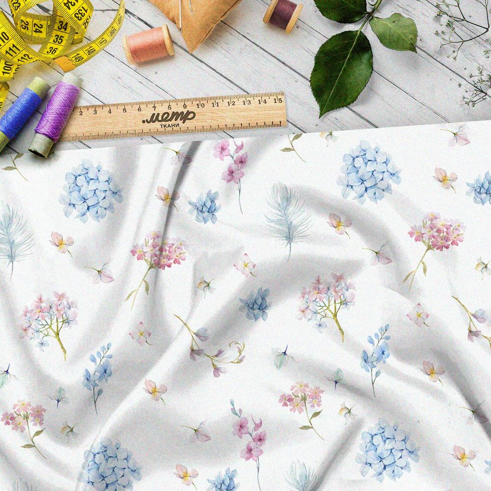 Ткань флис плотные грозди розовых и голубых цветов