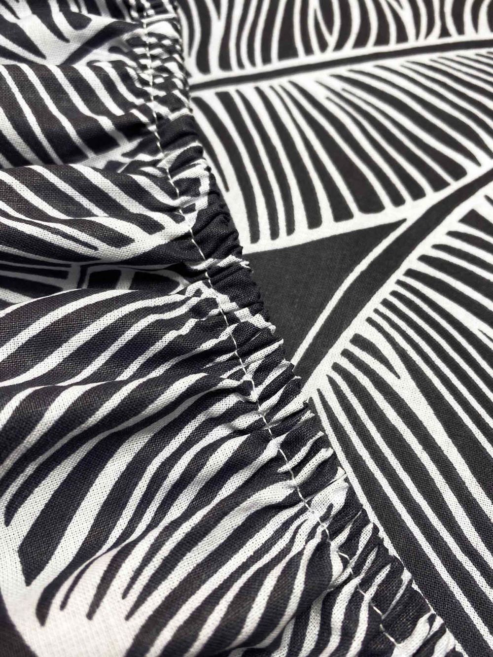 Простынь на резинке перкаль Сказка "Ферн" 120x200 см