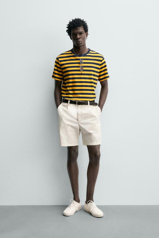 ZARA ШОРТЫ REGULAR FIT СО СКЛАДКАМИ, ЖЕЛТОВАТО-БЕЛЫЙ