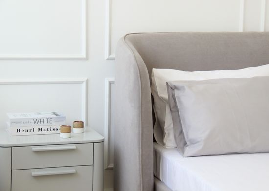 Кровать двуспальная Classic 180 см (серый, велюр)