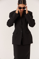 Пиджак облегающий