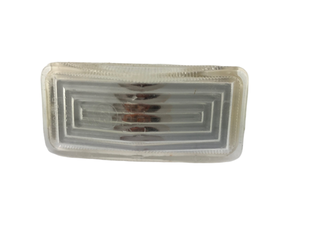 Повторитель указателя поворота ВАЗ 2105 белый 19.3726-01 (ОСВАР)