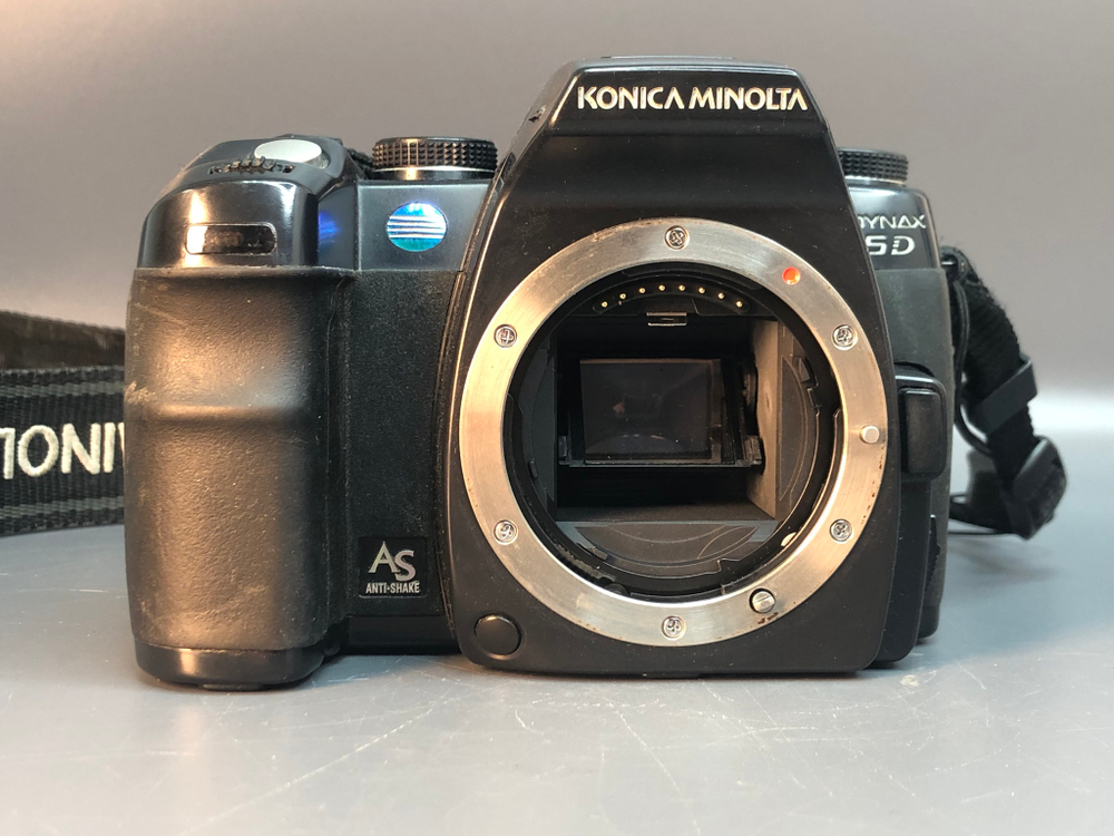 Konica Minolta DYNAX 5D Kit 18-70mm f/3.5-5.6