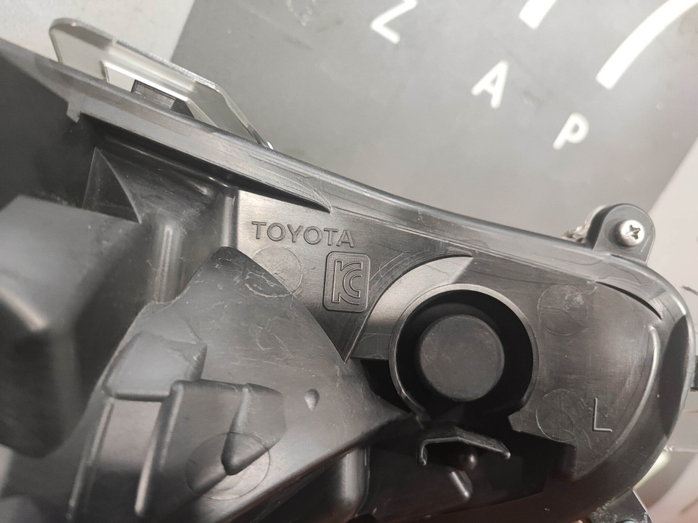 Фара левая LED Toyota RAV4 V (XA50) 18-нв Б/У Оригинал 8118542842