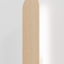 Фактура натурального дерева светильника Atras крупным планом, обработка маслом