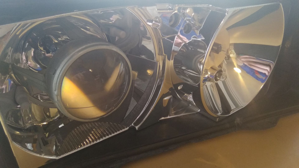 Кронштейн фары BMW E36/ Направляющие корректора фары BMW E36