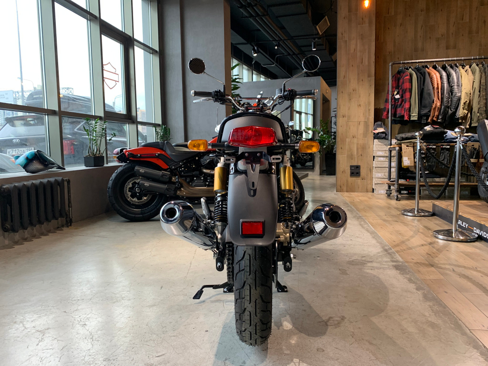 Royal Enfield Interceptor 650 Cali Green (Standard / Single tone) 2024