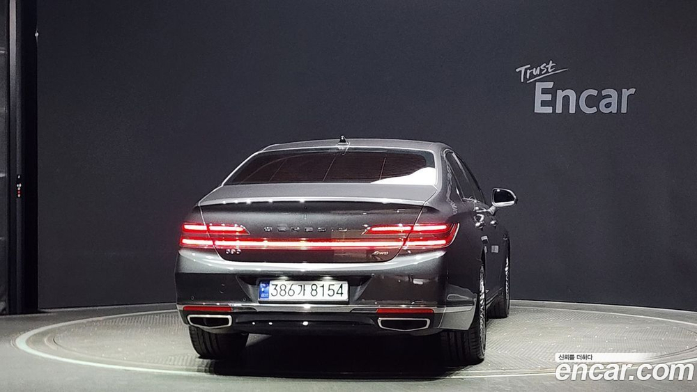Genesis G90 5.0 AWD (02.2021)