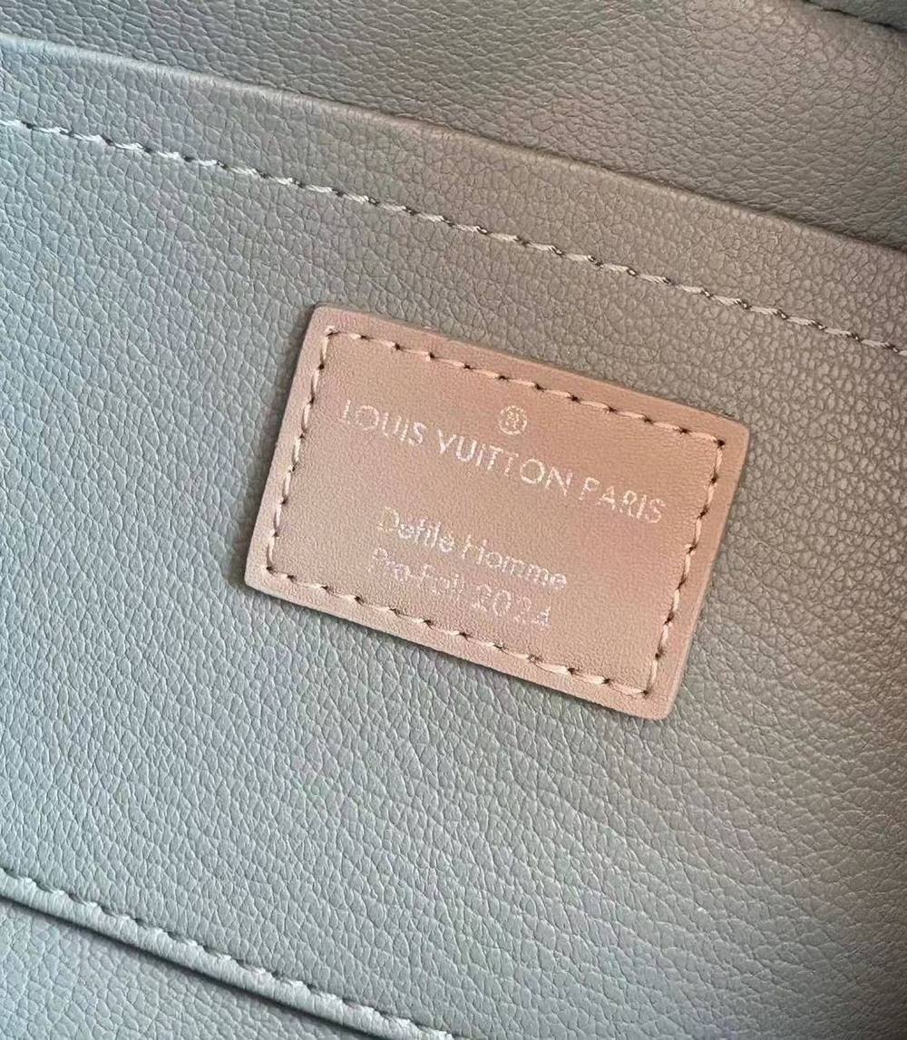 Несессер Louis Vuitton Dopp Kit