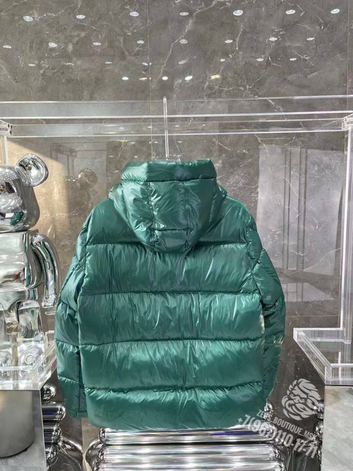 Пуховик Moncler