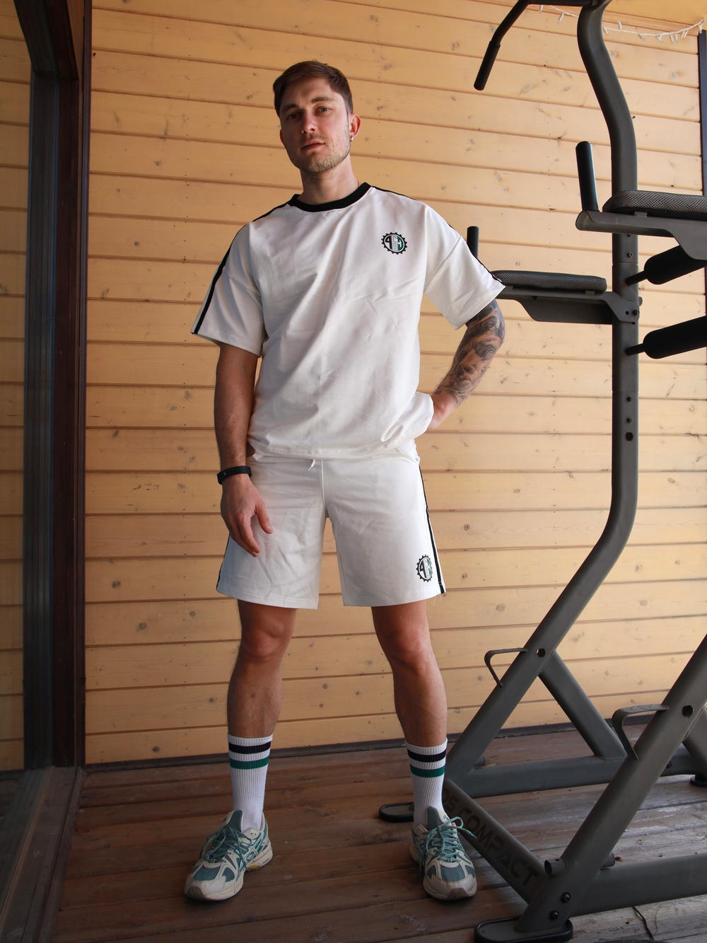 Футболка спортивная с лампасами Город Горький белая белый