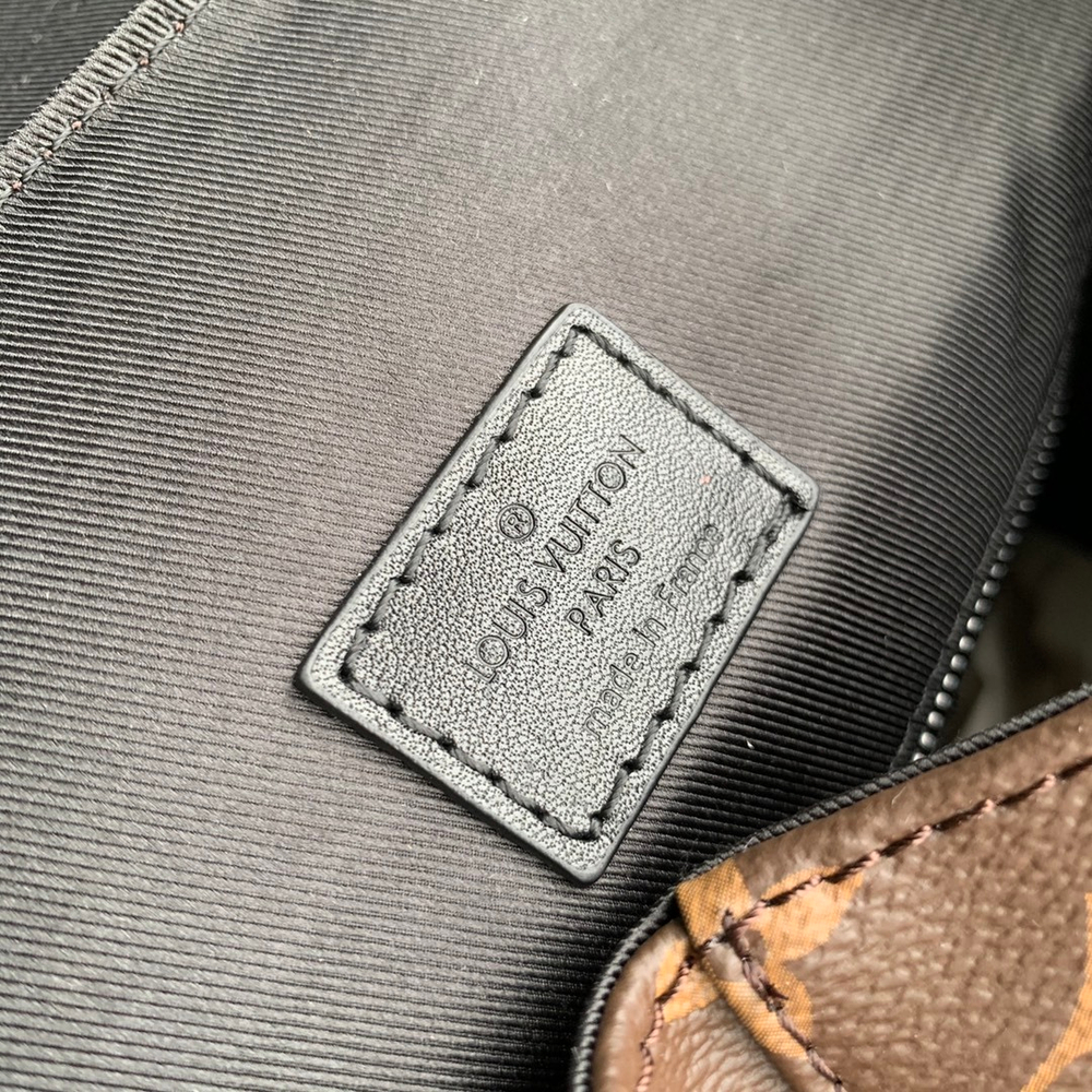 Louis Vuitton Christopher MM